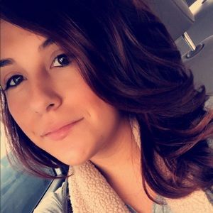 Meet your Posher, Katelyn